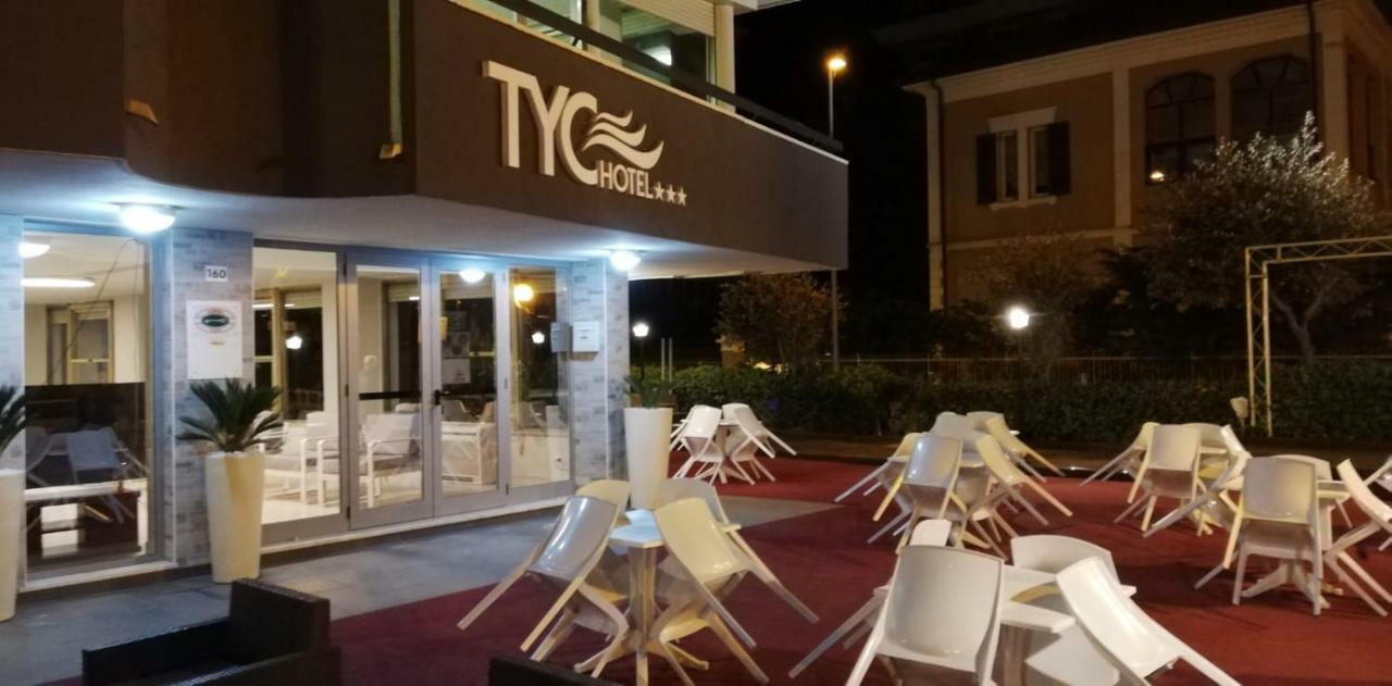 Tyc Hotel Viserbella di Rimini Extérieur photo