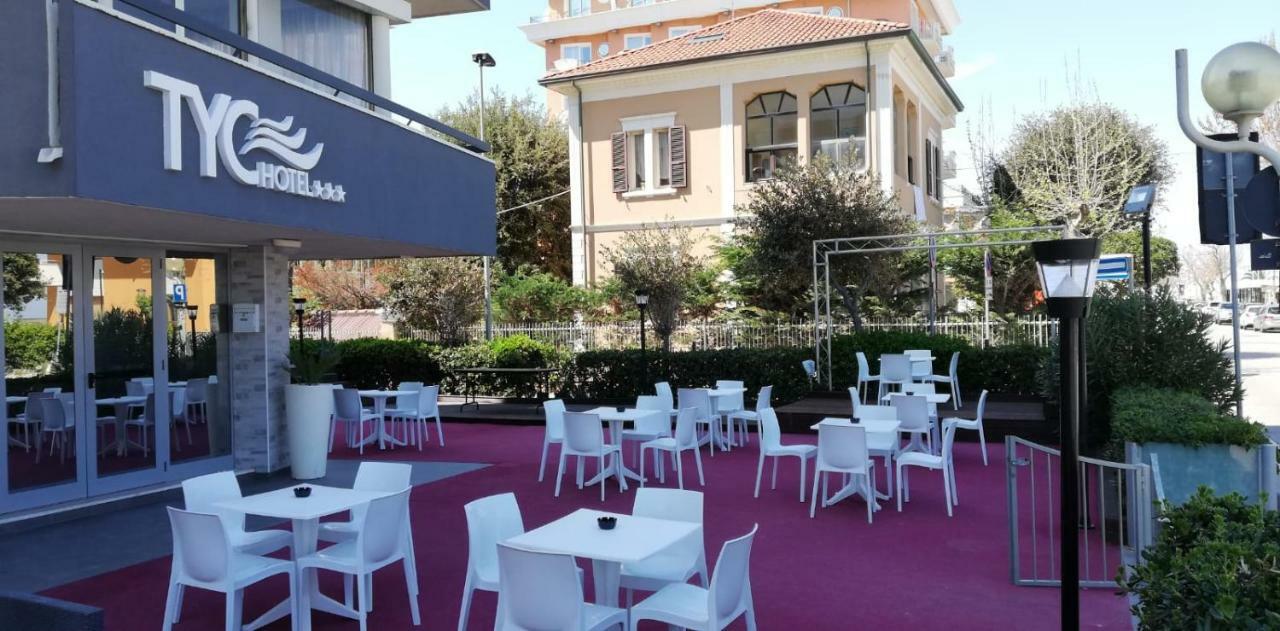 Tyc Hotel Viserbella di Rimini Extérieur photo