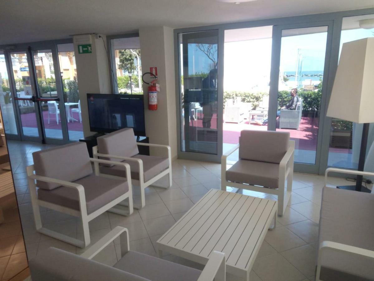 Tyc Hotel Viserbella di Rimini Extérieur photo