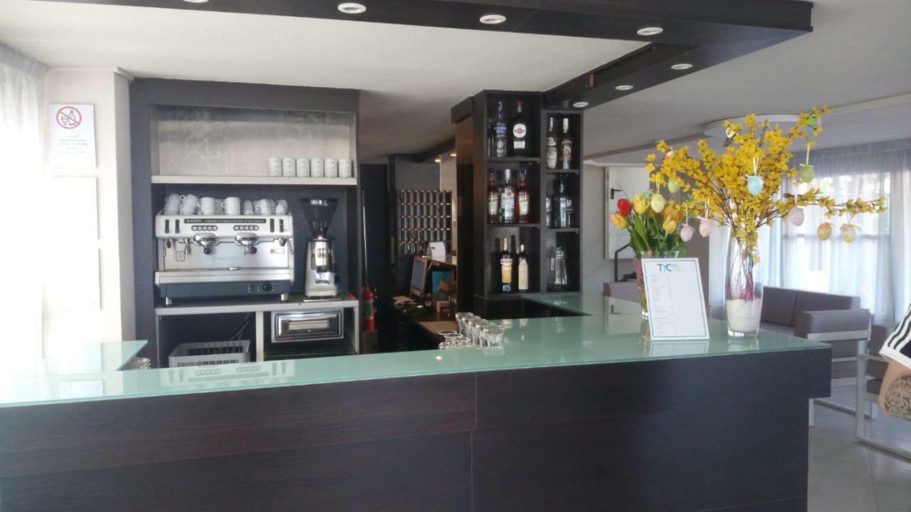 Tyc Hotel Viserbella di Rimini Extérieur photo